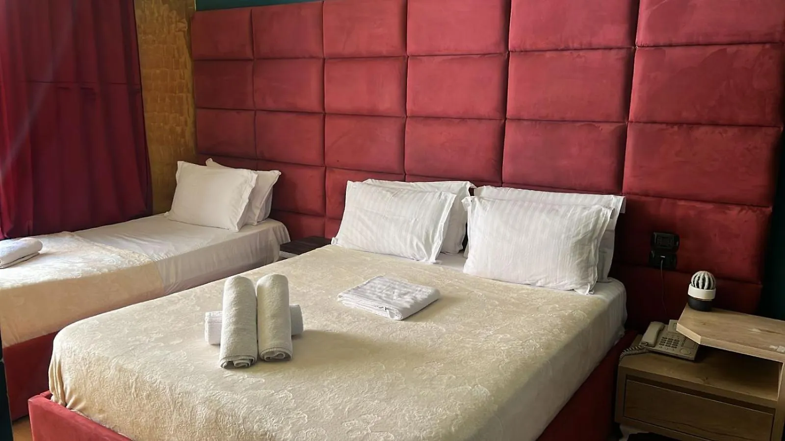 Hotel Artist تيرانا 0*,