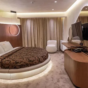 https://mattis.hotels-in-tirana.com